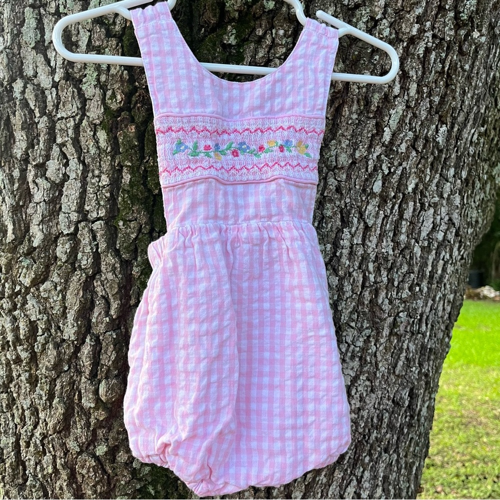 JOJO MAMAN BEBE’ PINK GINGHAM BABY GIRL JUMPER FLORAL EMBROIDERED 6–12 SMOCKED
